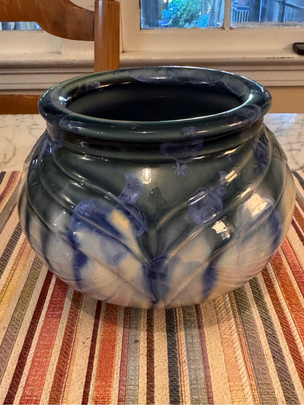 Annapolis pottery beautiful peony vase, 7x5